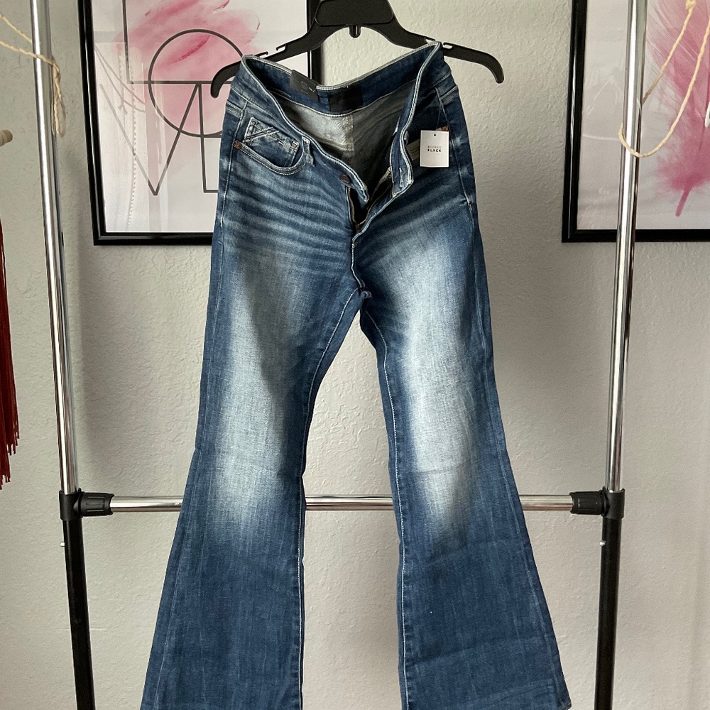 Buckle Black 29x32 woman’s flare jeans. New with tags.